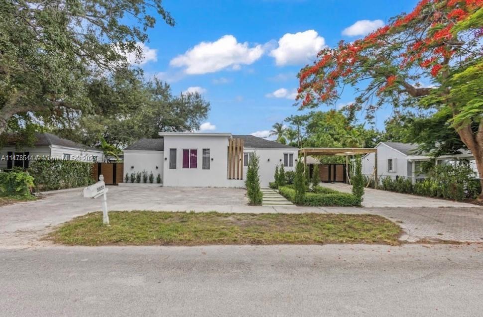 Foto principal - 5855 SW 62nd St