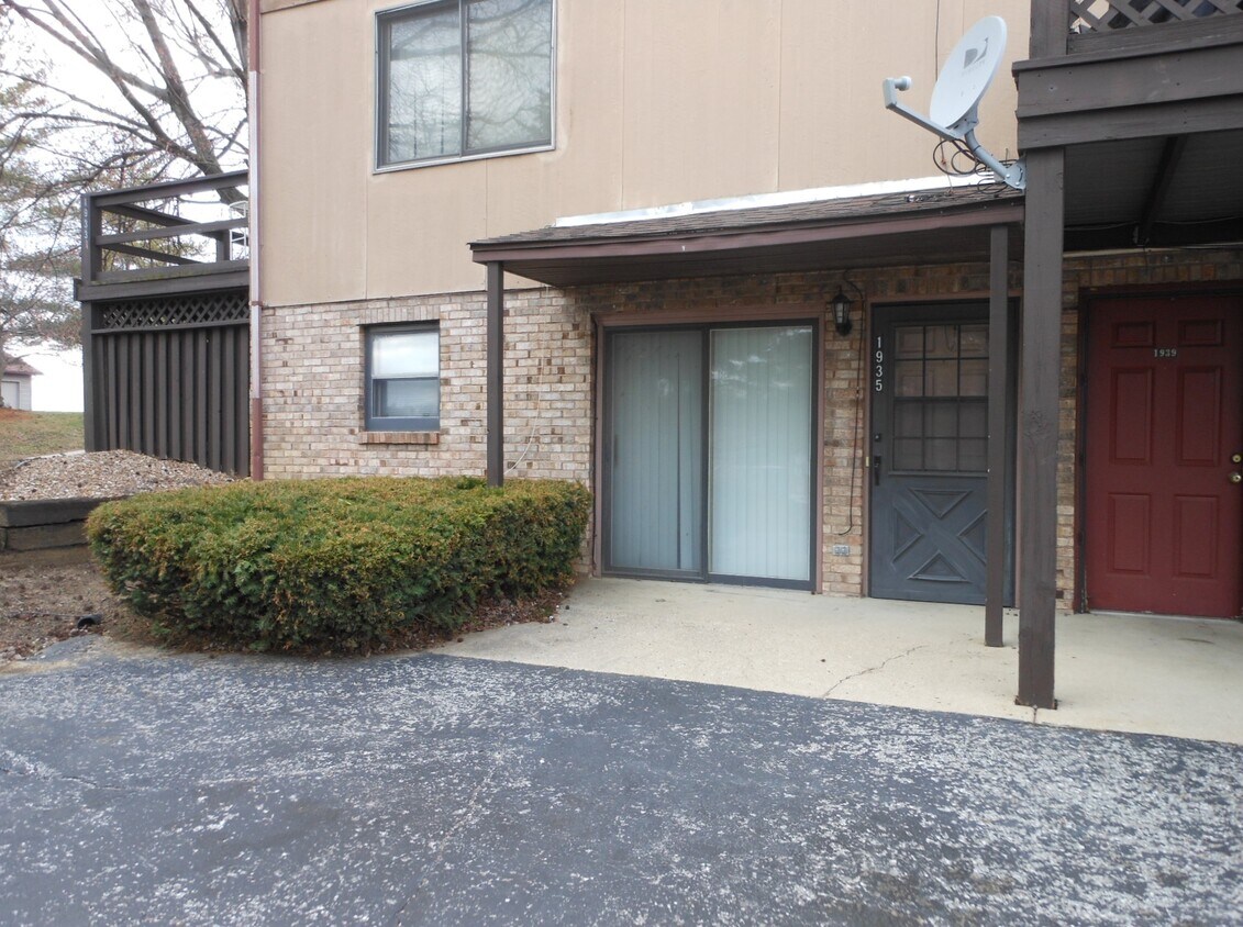 1935 Ramada Blvd Unit *, Collinsville, IL 62234 Condo for Rent in