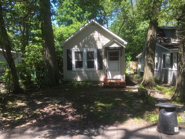 Building Photo - 49 Bellrose Rd