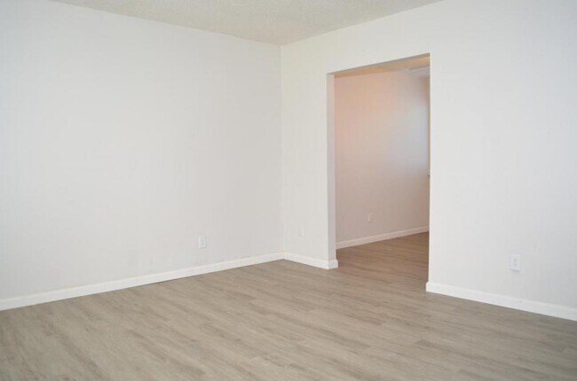 Foto del edificio - 2325 Champion Ct