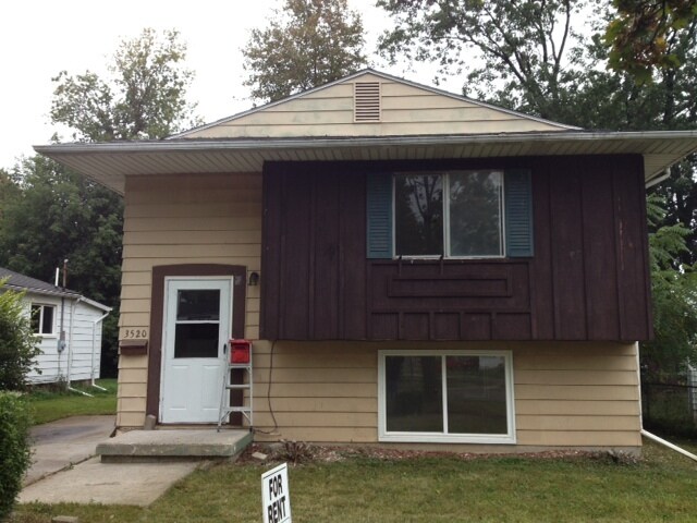 Primary Photo - 3520 Pitkin Ave