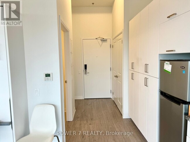 Photo du bâtiment - 1900 Simcoe St N