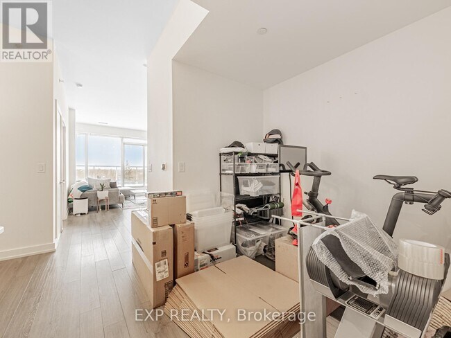 Building Photo - 6 Parkwood Ave