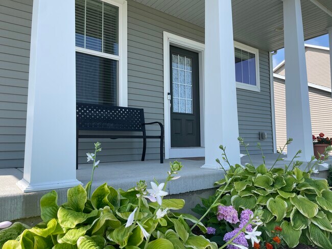 Foto del edificio - 869 Yellowwood Pl