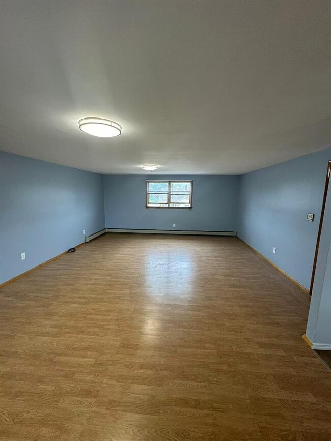 Building Photo - 35 Crag Ln