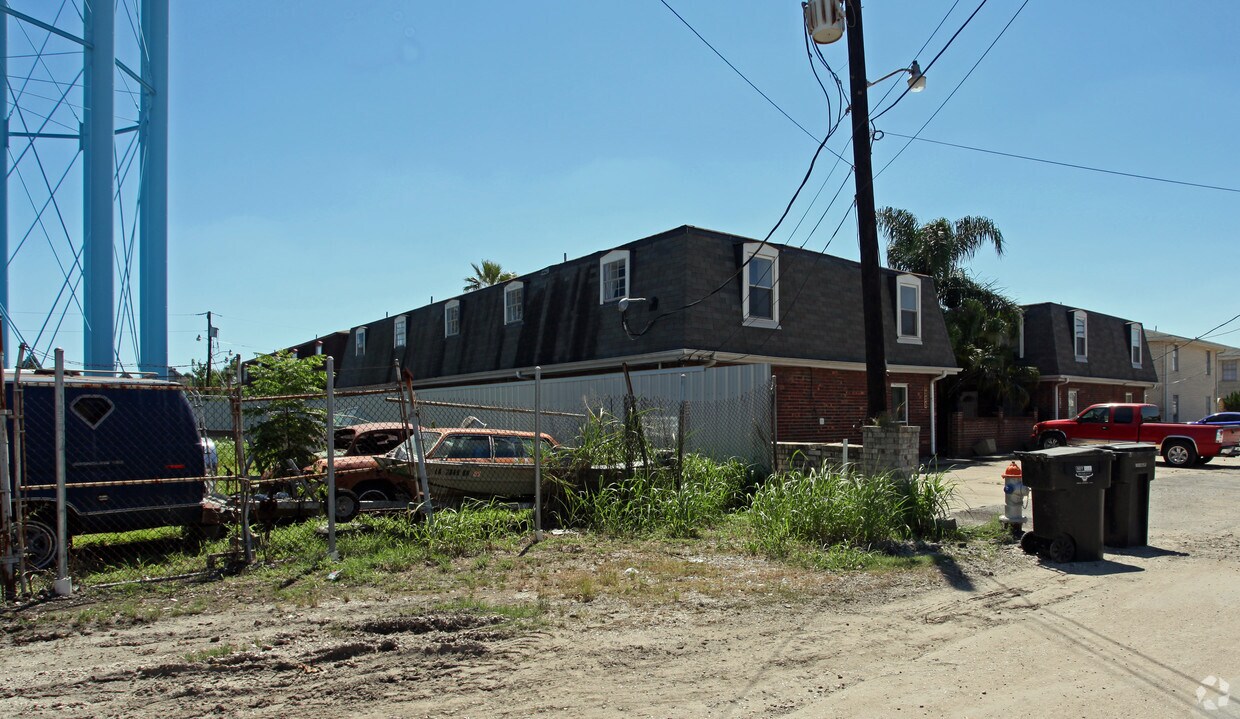 Building Photo - Building B