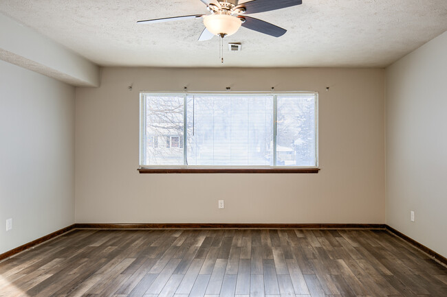 Building Photo - 4011 Saint Paul Ave