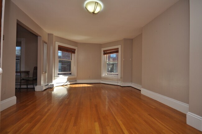 Foto del edificio - 218 Newbury St