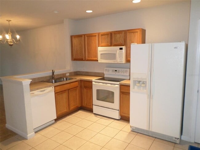 Building Photo - 4461 SW 49th Ave