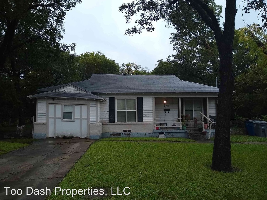Primary Photo - 3 br, 1 bath House - 2911 E Ann Arbor Avenue