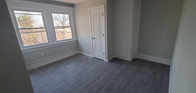 Building Photo - 25 Hedden Ter