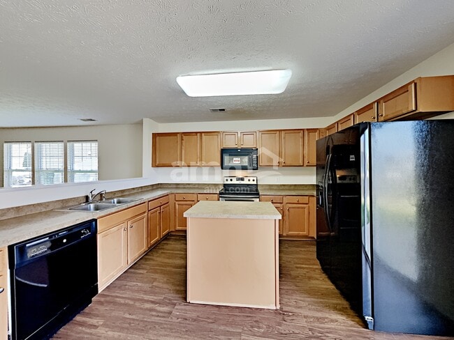 Building Photo - 334 Stewart Springs Dr