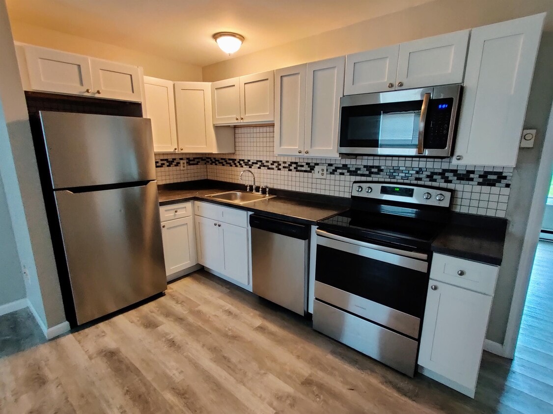 10 Main St Unit D, Plumsted Township, NJ 08533 Room for Rent in