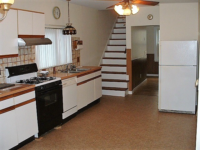 Primary Photo - 393 Newton St