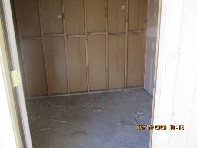 Building Photo - 569 Harbor Dr