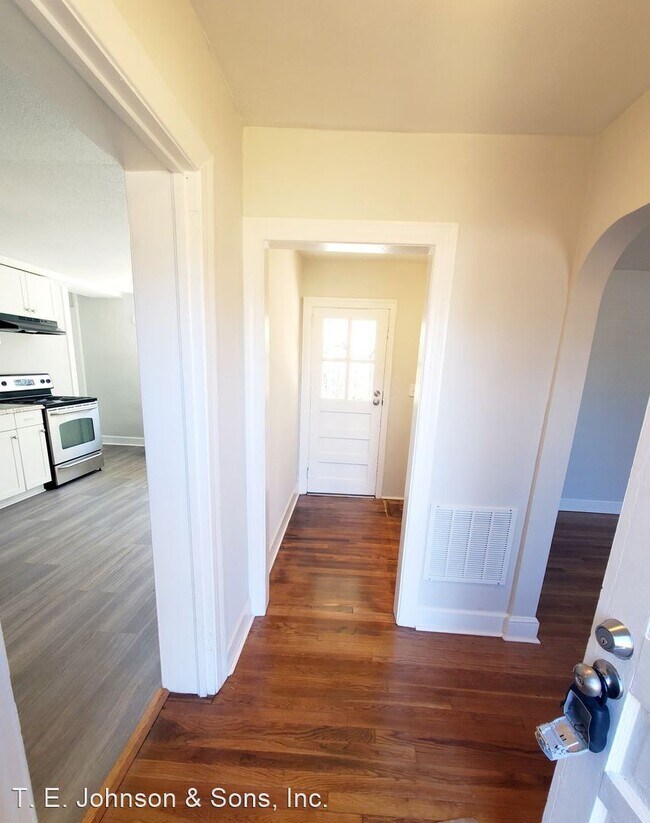 Foto del edificio - 2 br, 1 bath House - 2350 Silas Creek Parkway