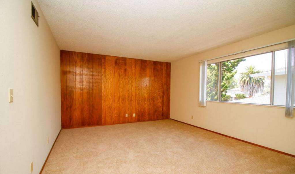 Primary Photo - 651 Belladonna Ct