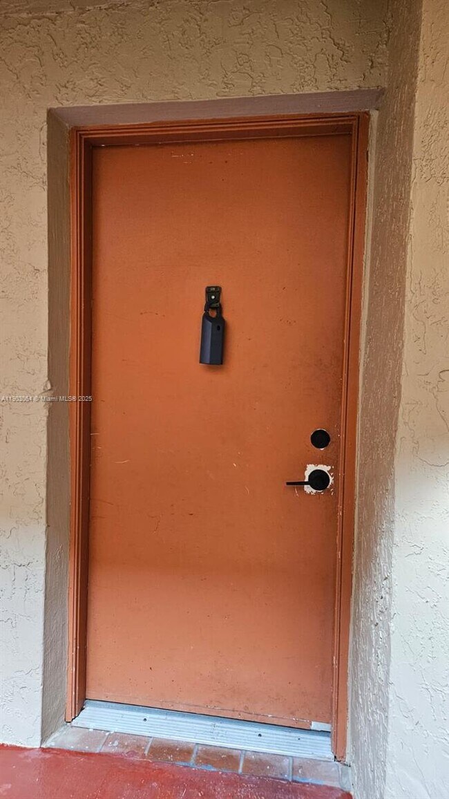 Foto del edificio - 10249 NW 9th St