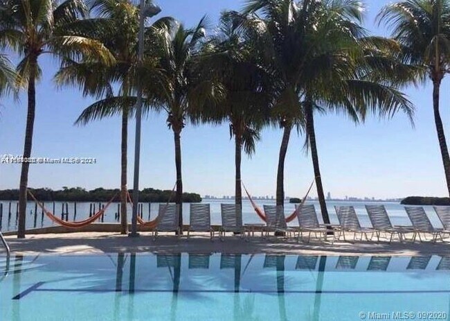 Foto del edificio - 777 NE 62nd St