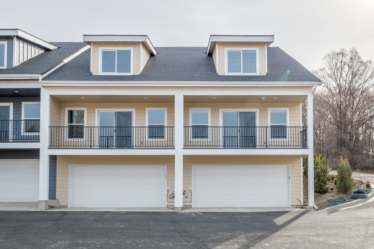 Primary Photo - 14th St Townhomes
