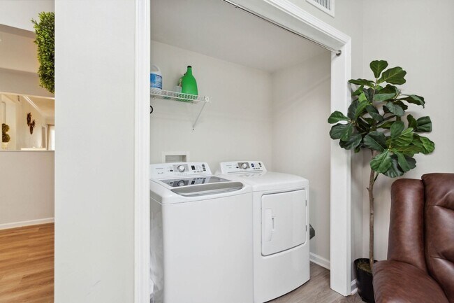 Building Photo - 3871 Murdock Ct