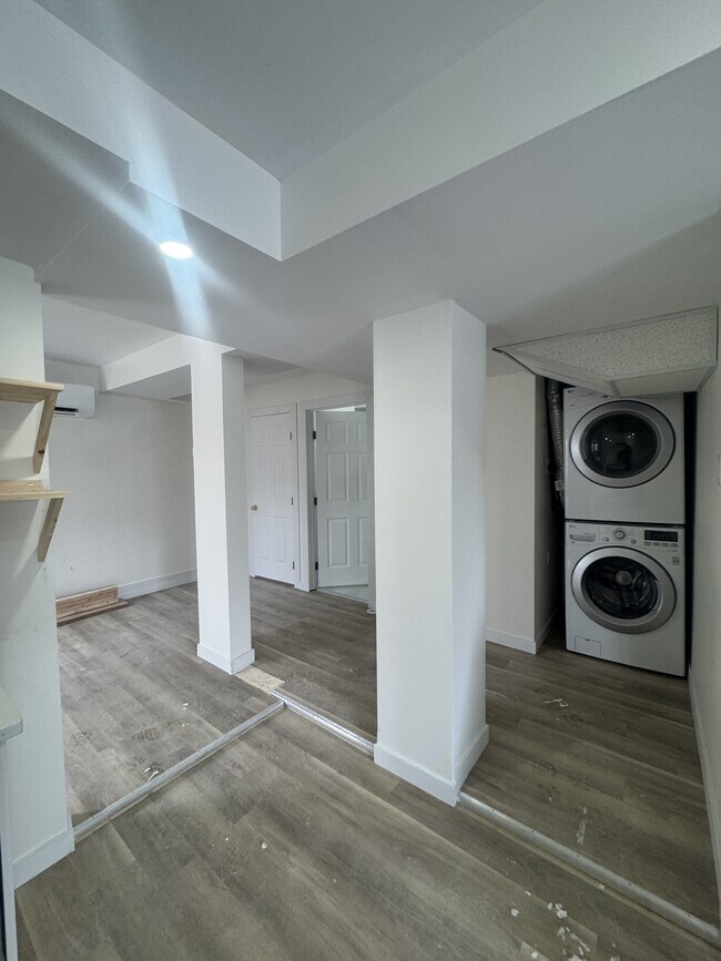 Building Photo - 1016 Maitland Ave