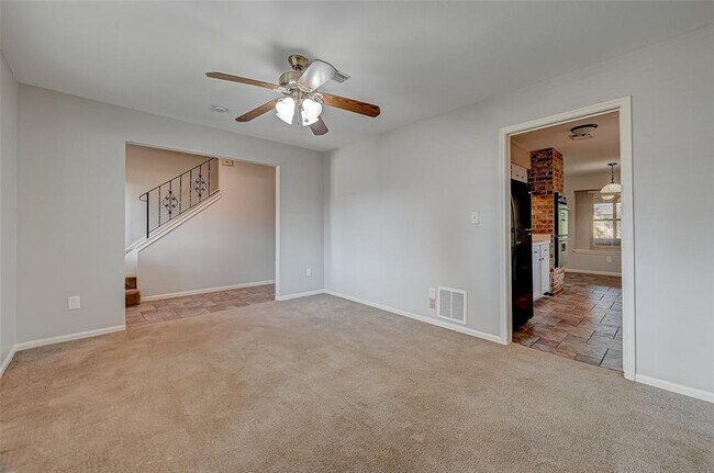 Building Photo - 7010 Shady Arbor Ln