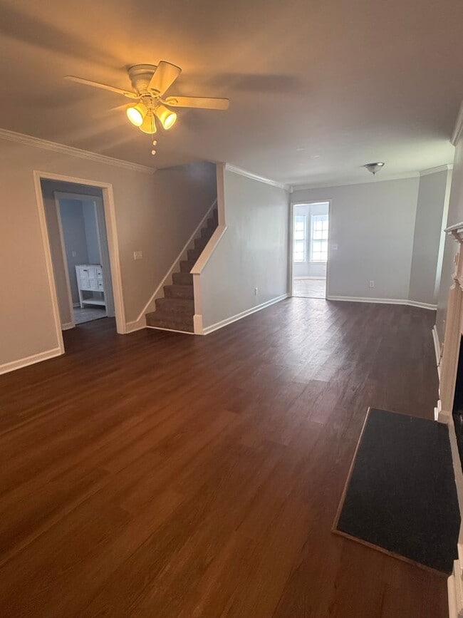 Building Photo - 733 Vanguard Pl