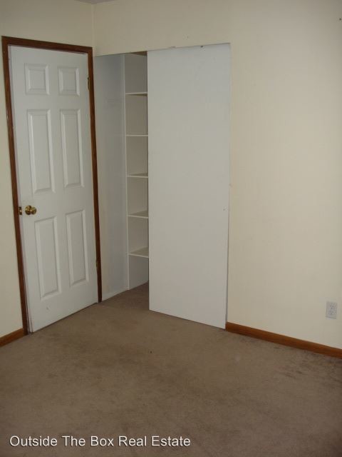 Building Photo - 122 W Garland Ave