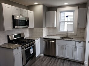 Building Photo - 111 White Ave