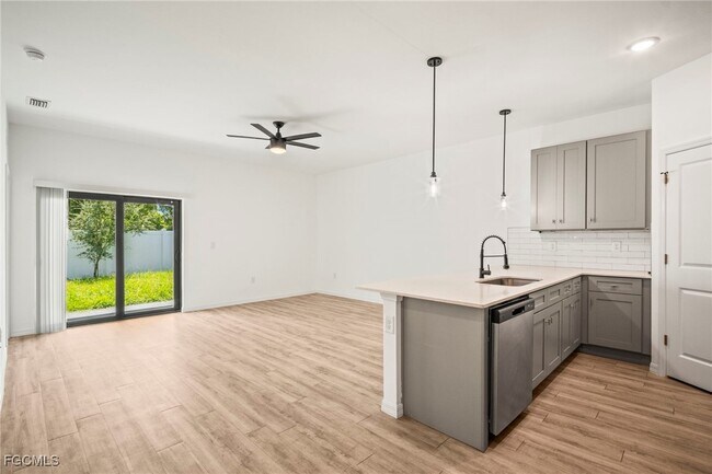 Foto del edificio - 627 SE 13th Pl