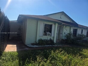 Building Photo - 714 SW 99th Ct Cir