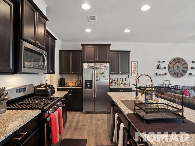 Foto del edificio - 3 Bedroom Townhome in Atlanta