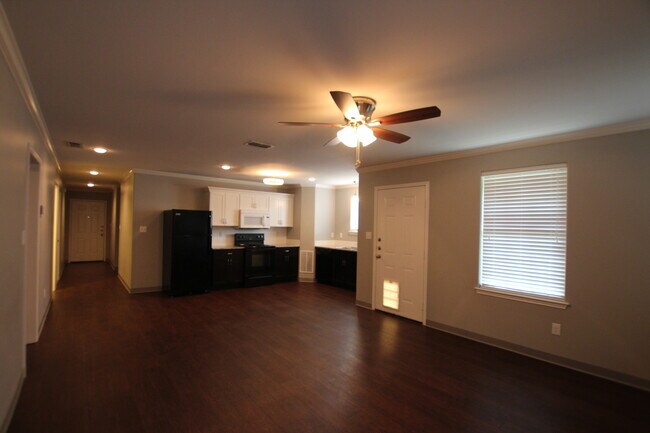Foto del edificio - 2538-2538 Westminster Dr