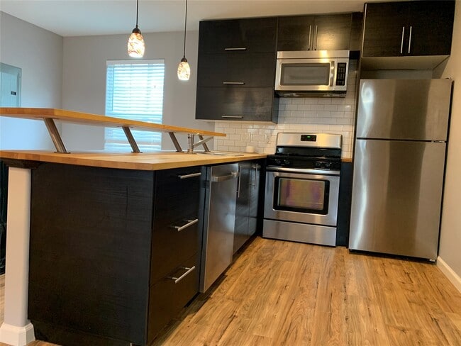 Foto del edificio - 602 W 18th St