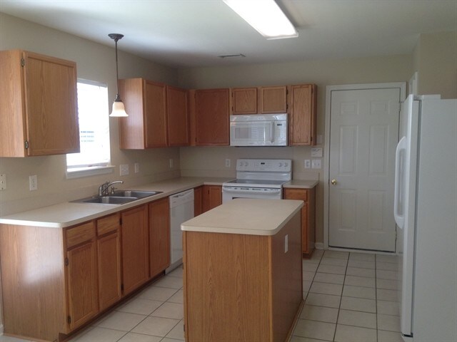 Foto del edificio - 1009 Enderbury Dr