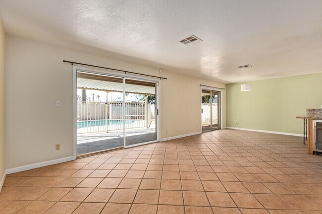Building Photo - BEAUTIFUL TEMPE HOME WITH POOL!
