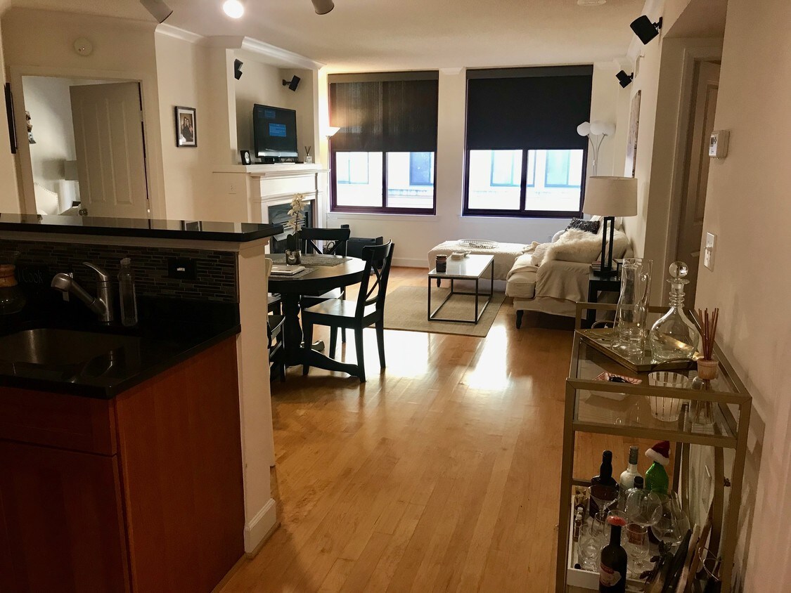 Main Living Area - 1201 N Garfield St
