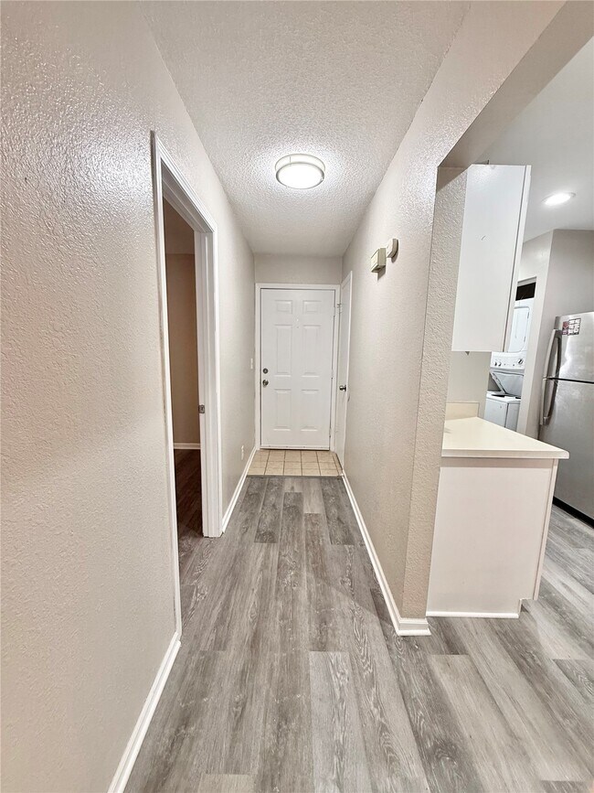 Foto del edificio - 102 Hillside Ln