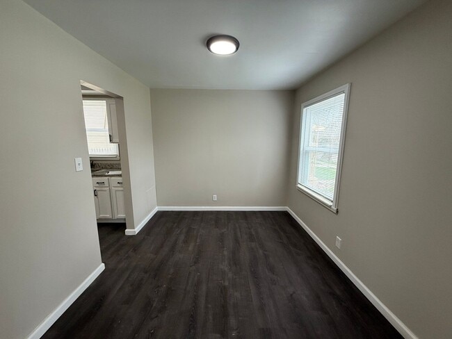Building Photo - Renovated 3-Bedroom Home – Section 8 Appro...