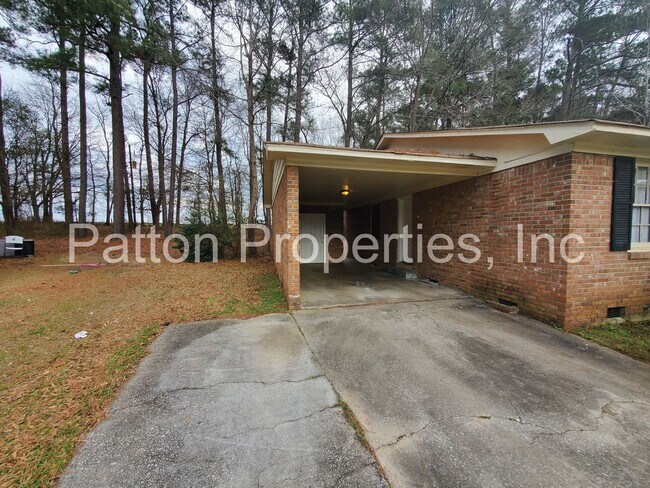 Building Photo - 2201 Apple Valley Rd