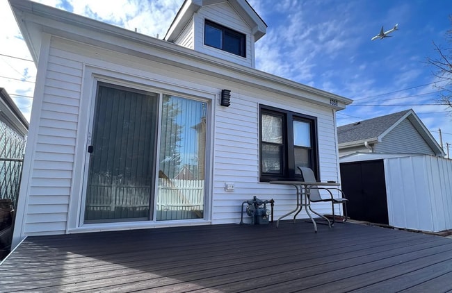 Building Photo - 4358 N Oak Park Ave