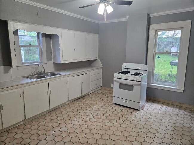 Foto del edificio - 807 Hawley Ave