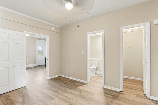 Foto del edificio - 306 S Front St