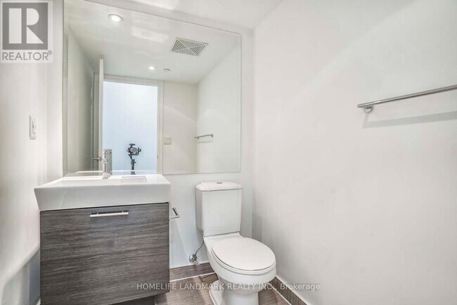 Photo du bâtiment - 386-5386 Yonge St