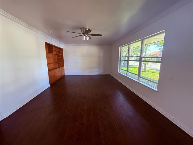 Building Photo - 914 Bandera Ln