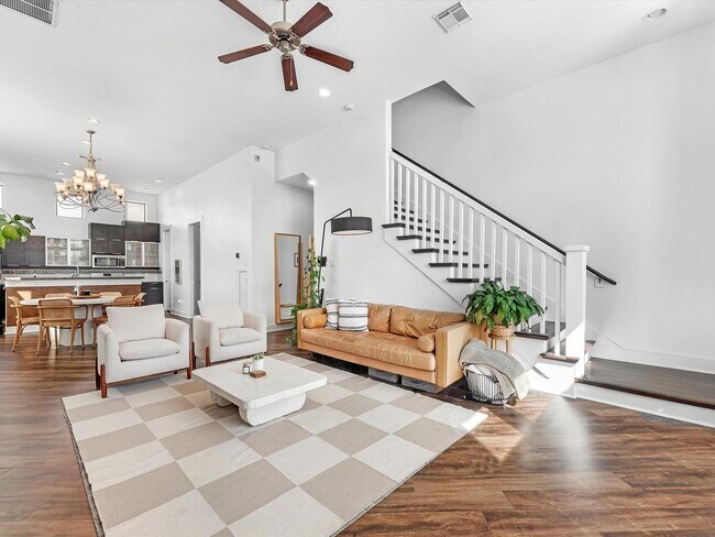 Foto del edificio - 3421 Gillespie St