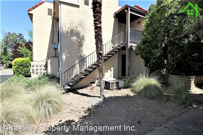 Building Photo - 549 Loma St