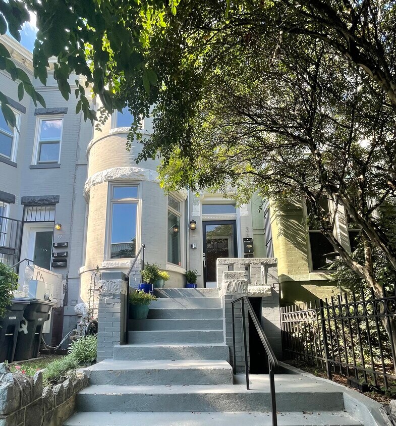 Primary Photo - 35 Q St NE