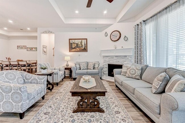 Building Photo - 4221 Davis Oak Dr